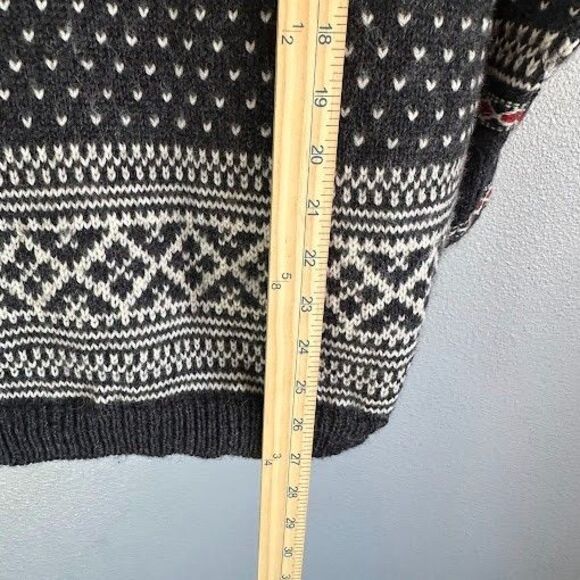 Dale of Norway Wool Nordic Sweater Sz Small Fair Isle Knit Pewter Clasp Cardigan - Picture 10 of 11